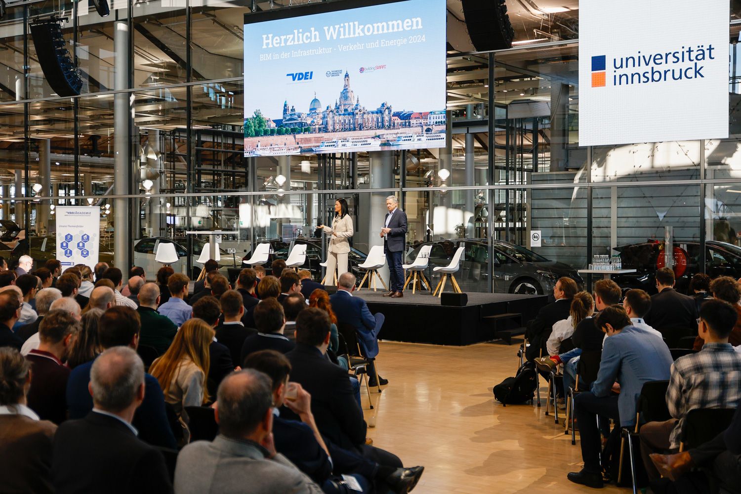 Plenum in der Gläsernen Manufaktur